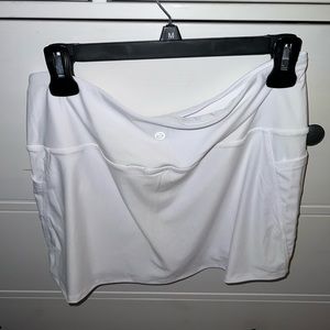 Etonic athletic skirt white size medium mini skirt with shorts built in